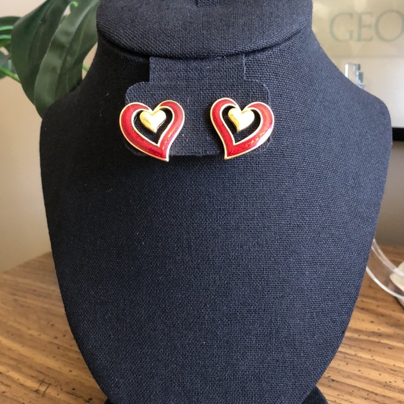 Vintage Ruby Look Gold Tone Heart Post Earrings - Picture 4 of 5